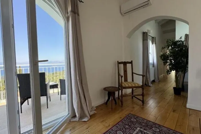 Belvedere Villa Loútsai